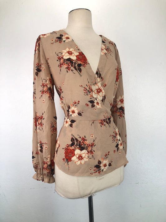 Blusa Crema Floral Gravefonie