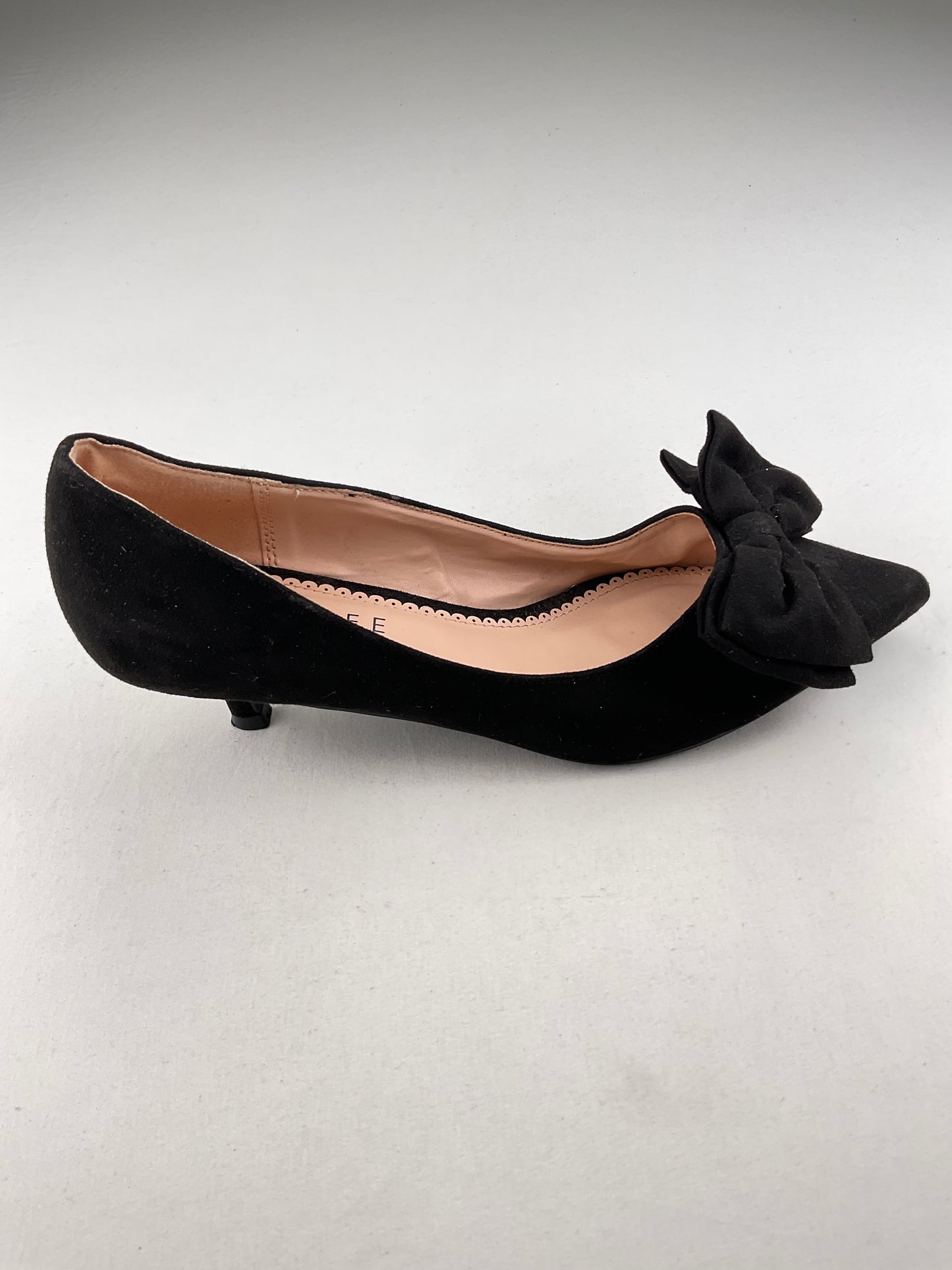 Zapato Negro de Tacón Journee Collection