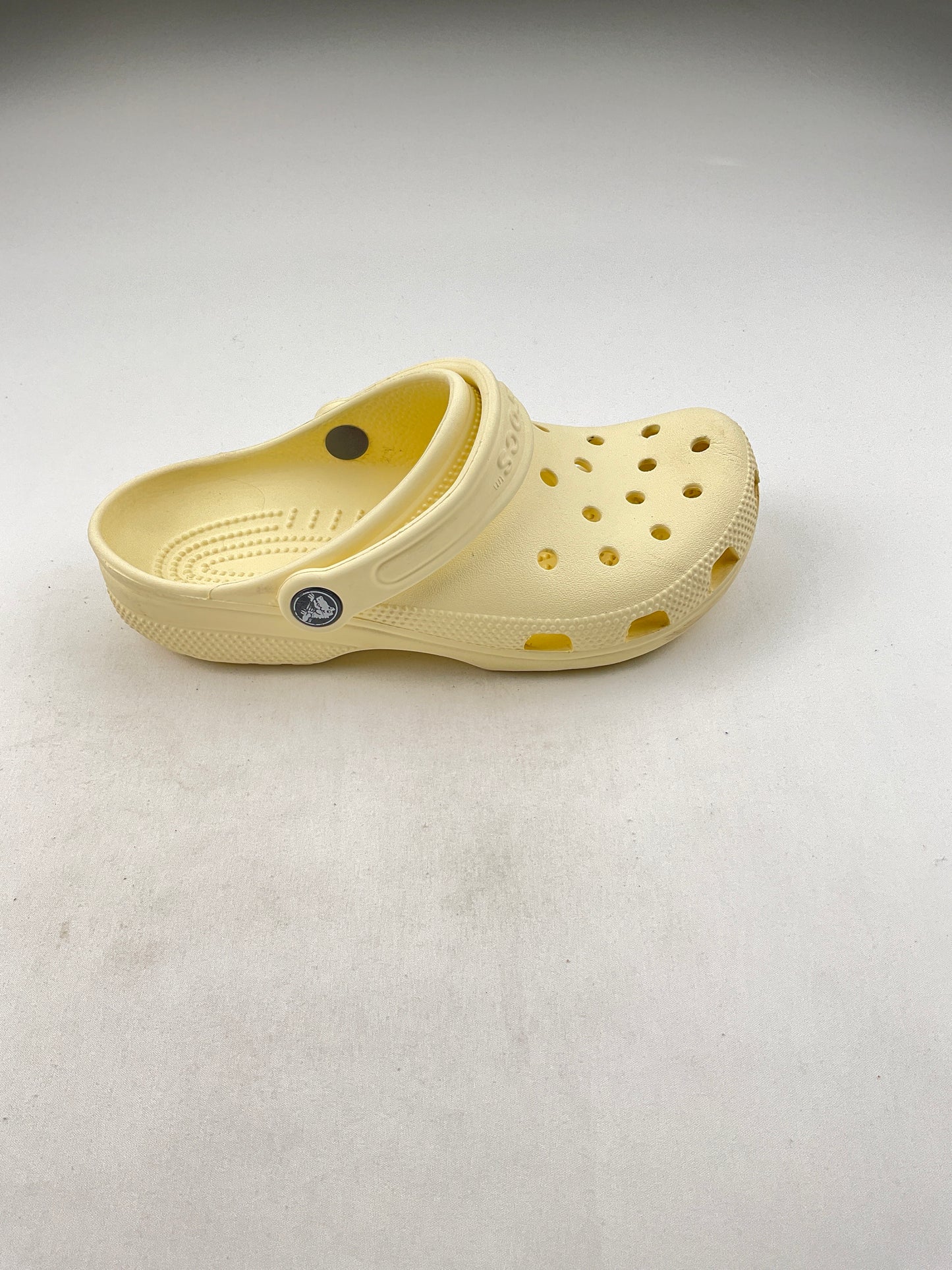 Sandalia crocs Amarillo