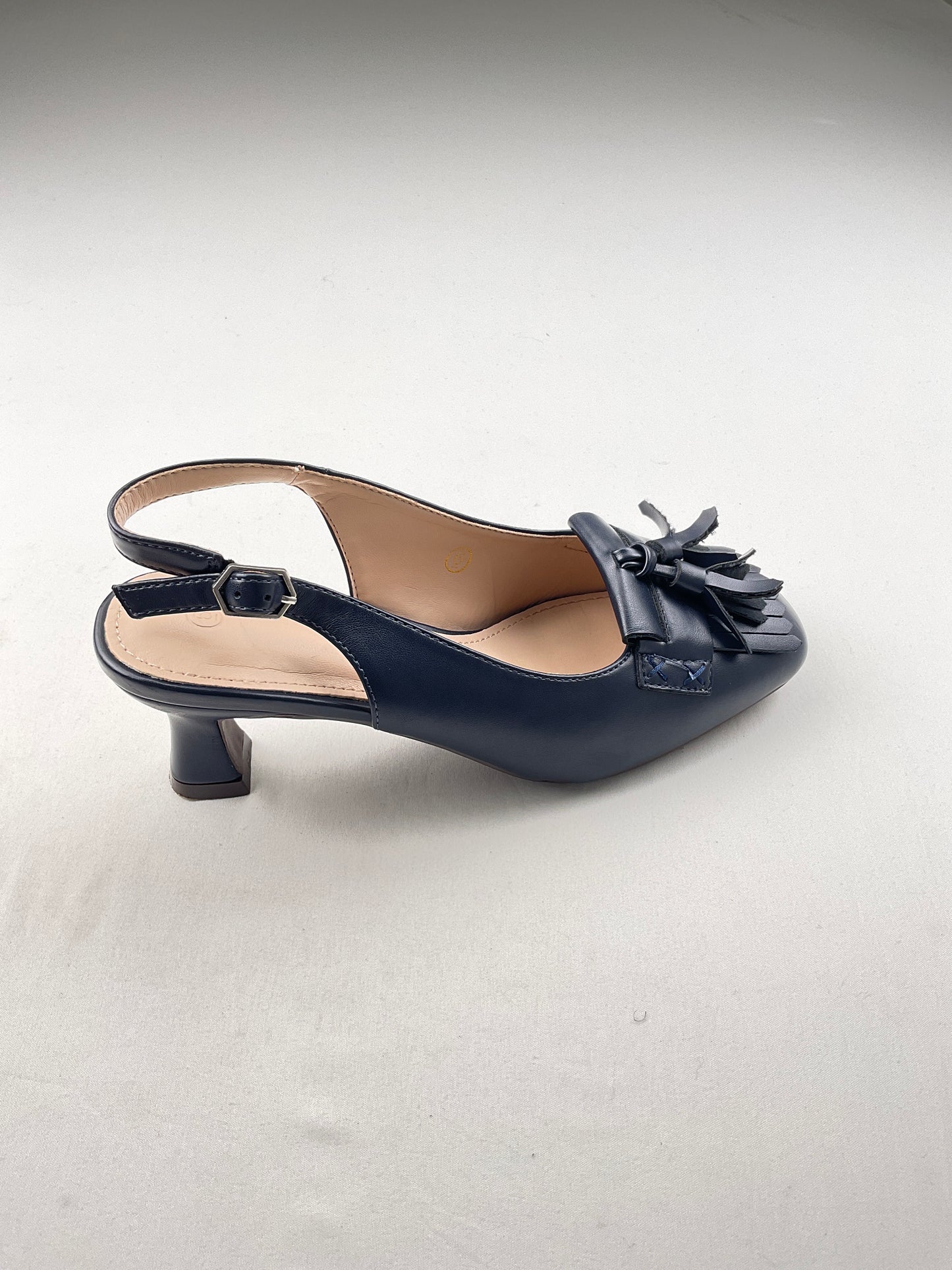 Zapatilla azul marino Z B Y