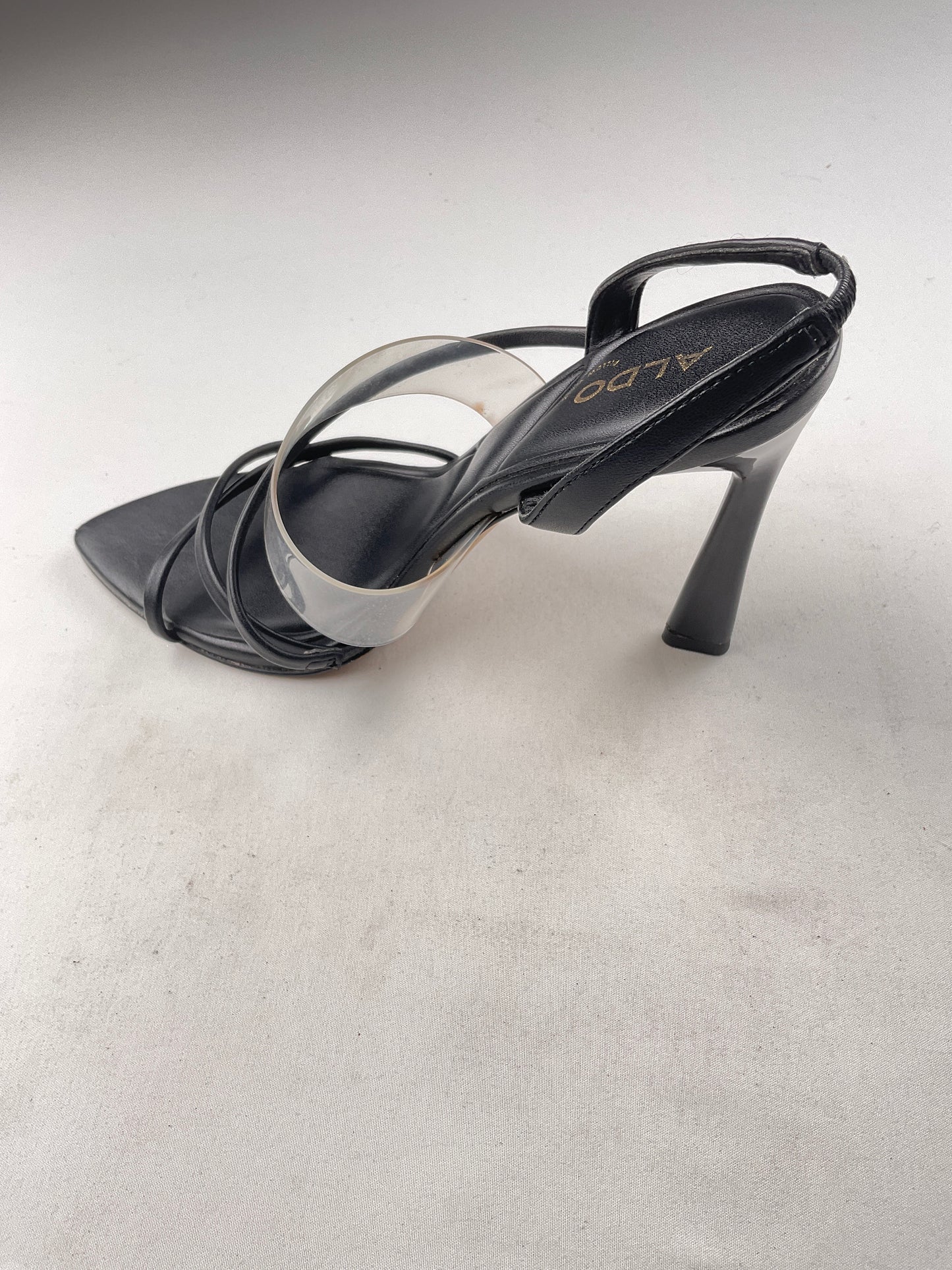 Zapatilla negro AIDO