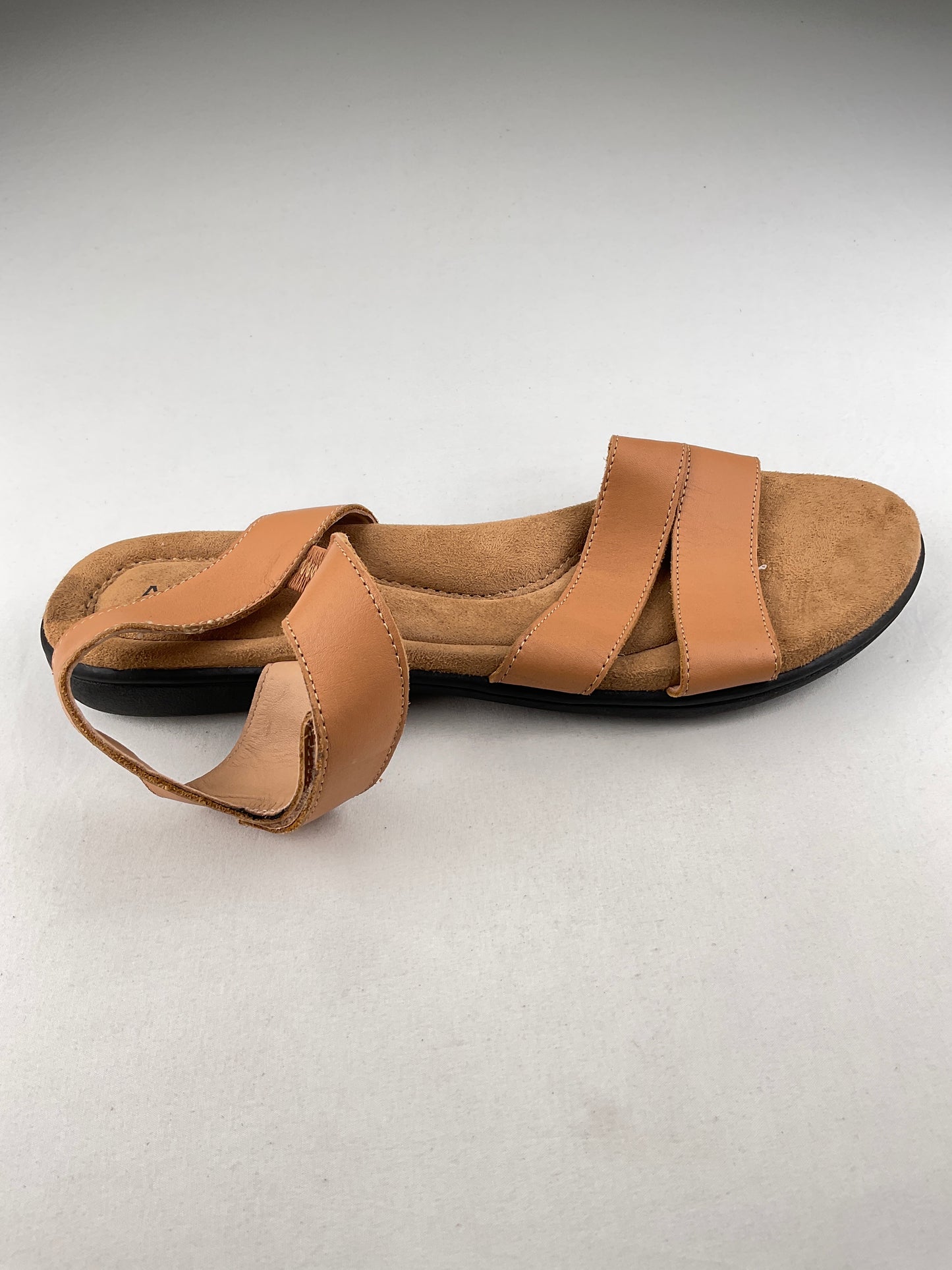 Zapatilla Marron Array