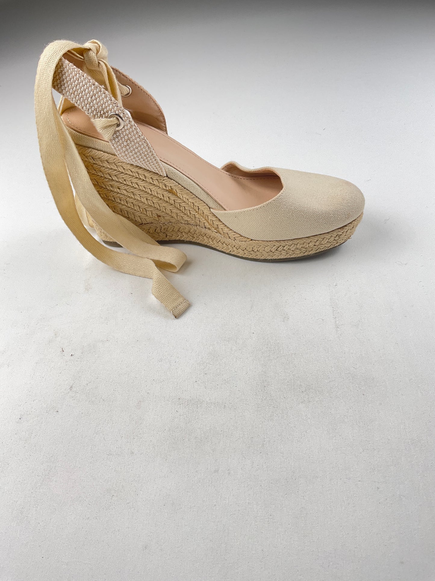 Zapatilla crema ZBY