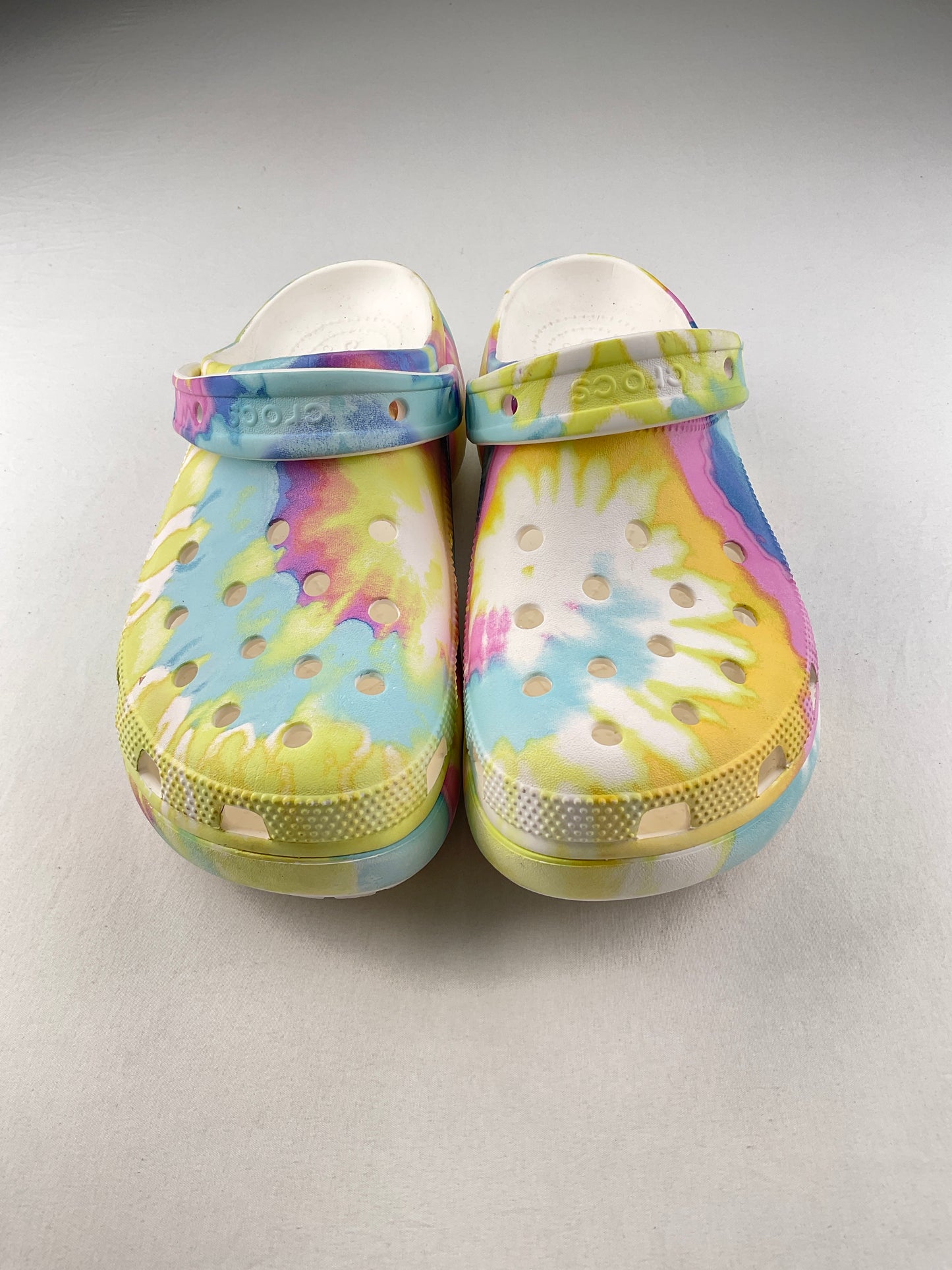 Sandalia Multicolor Crocs