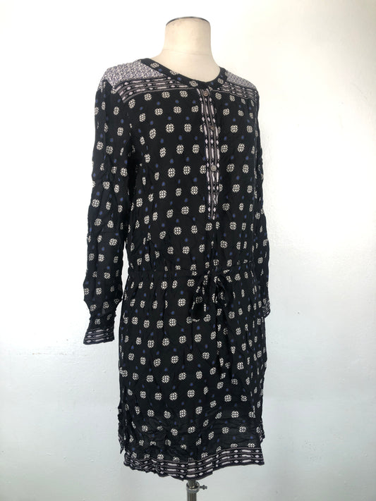 Vestido Negro Floral Furs Vince Camuto