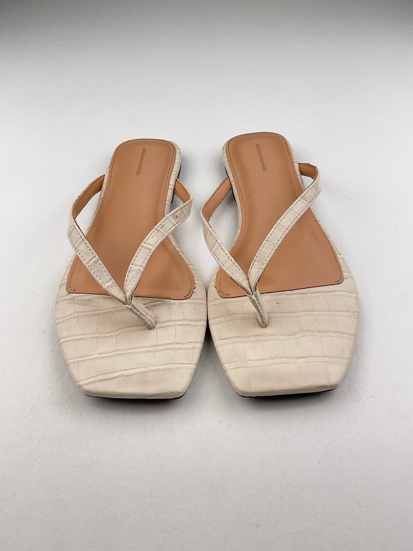 Sandalia Crema Amazon essentials