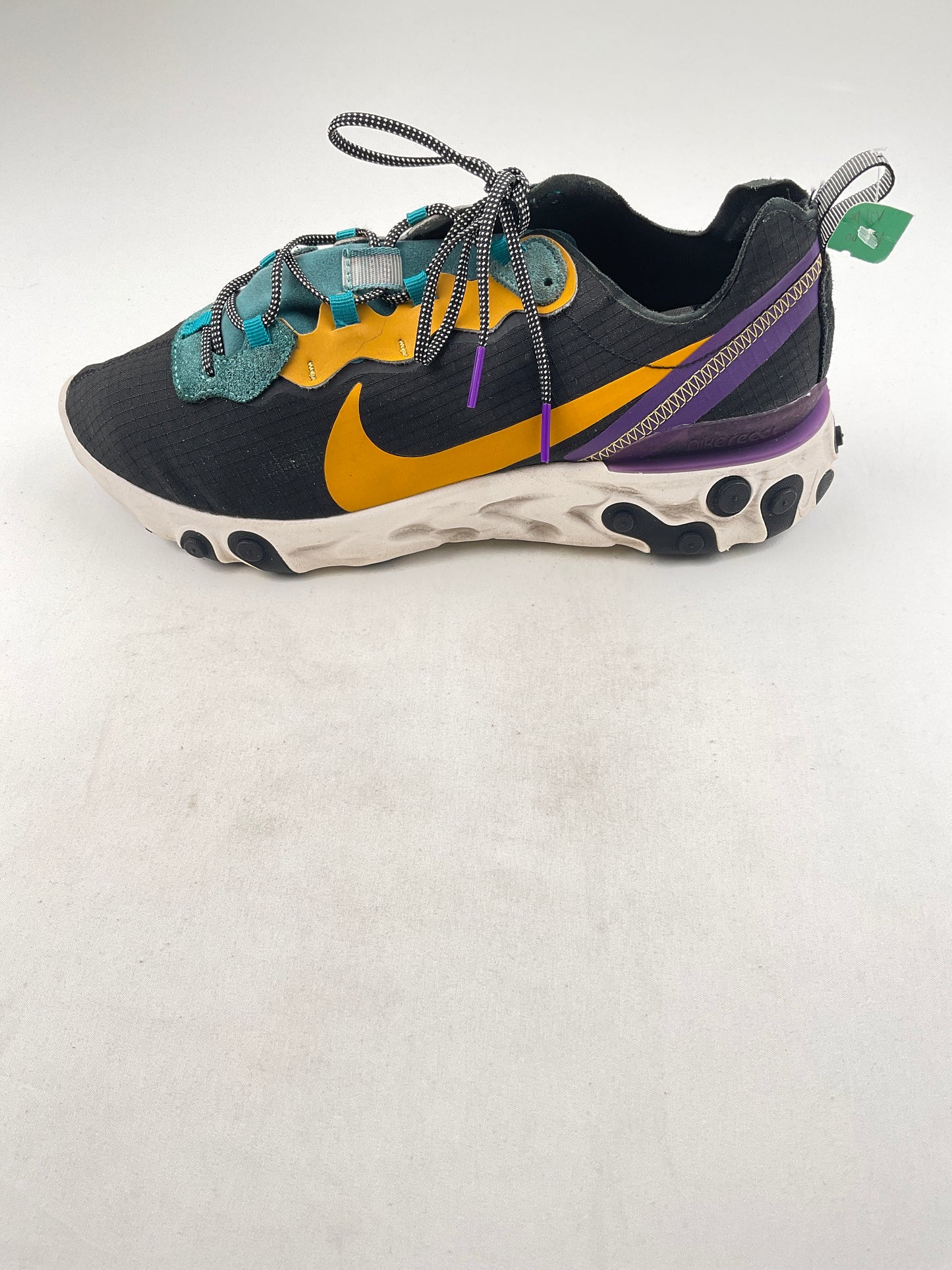 Tenis multicolor Nike rest