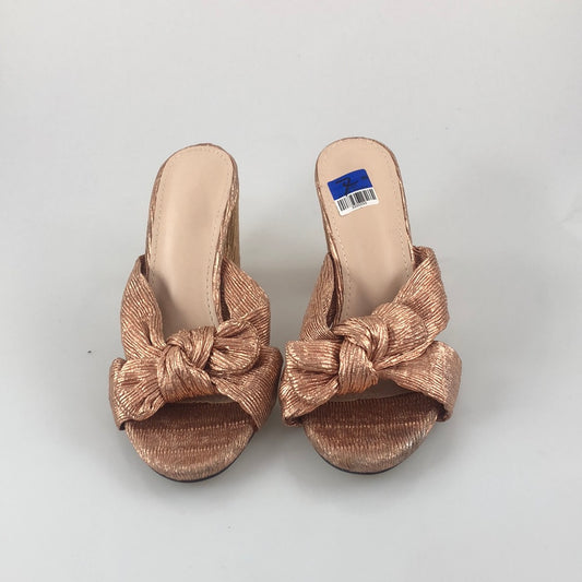 Zapatilla Dorado