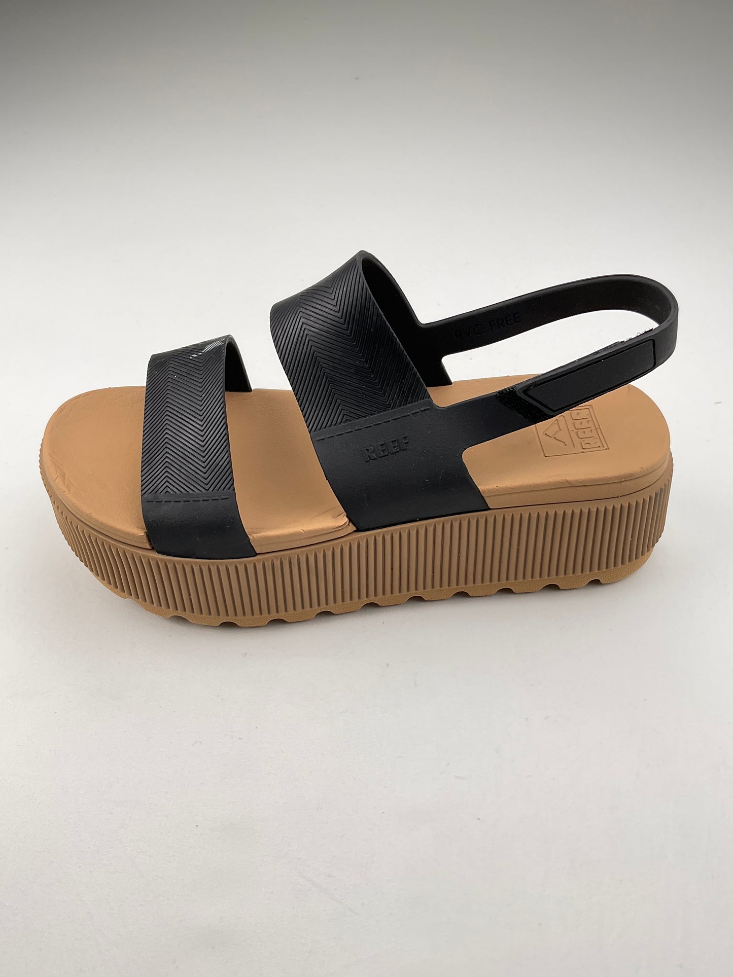 Zapatilla Negro Plataforma Reef