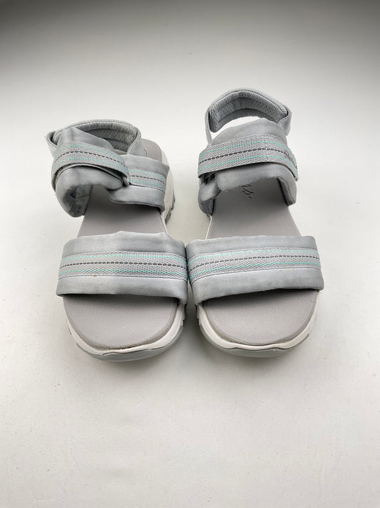 Sandalia Gris Skechers