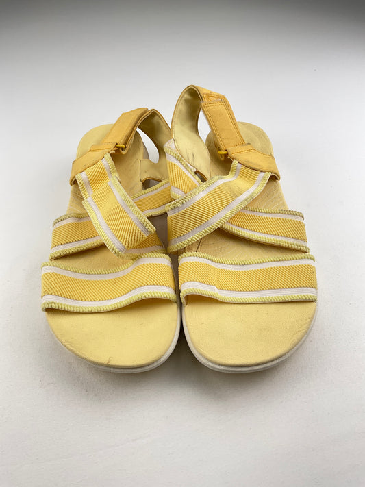 Sandalia Amarillo Clarks