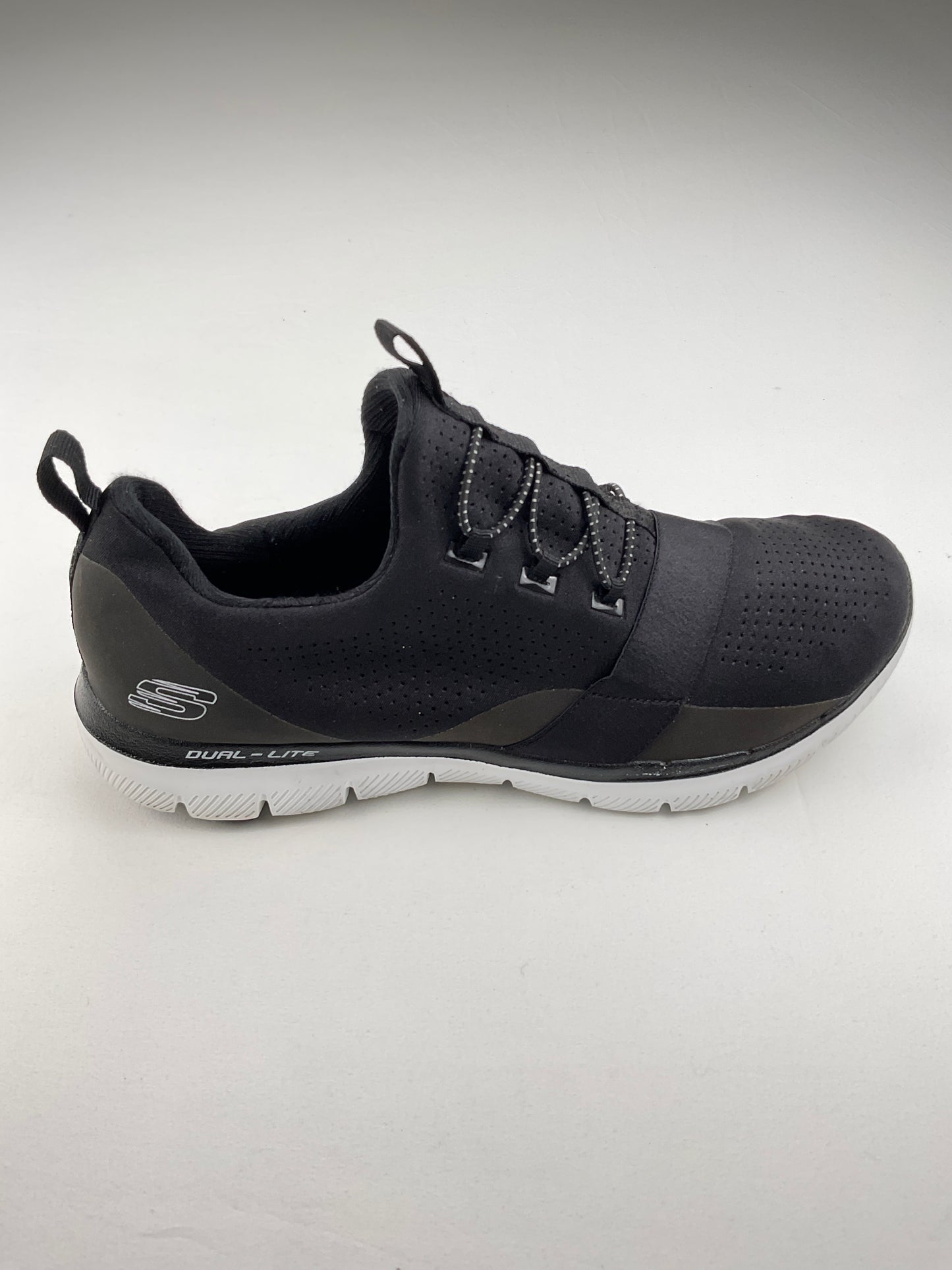 Tenis Negro Deportivo Skechers Air Cooled