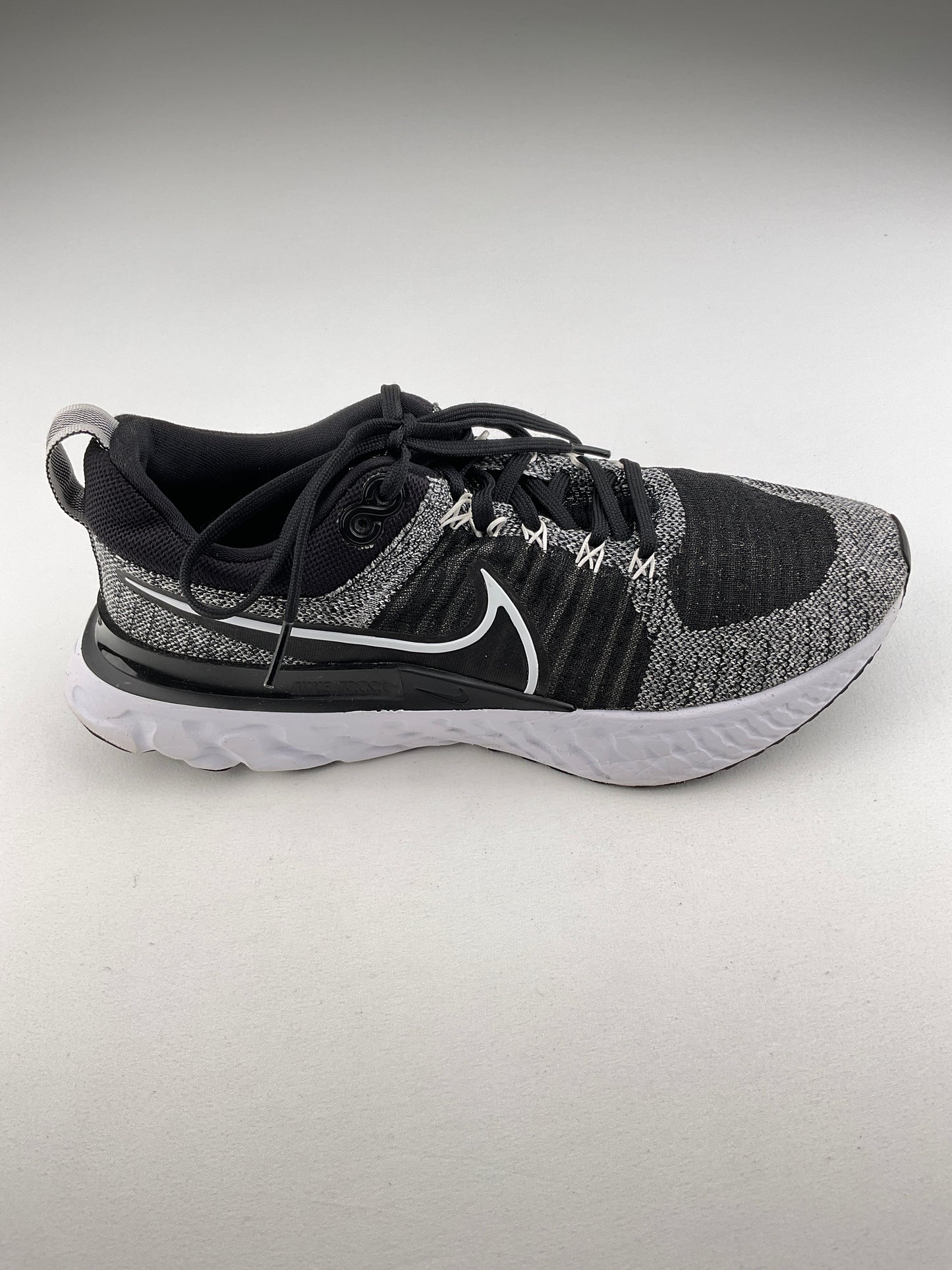 Tenis Gris Deportivo Nike