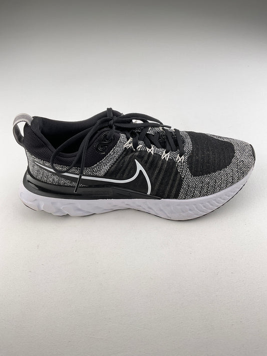 Tenis Gris Deportivo Nike