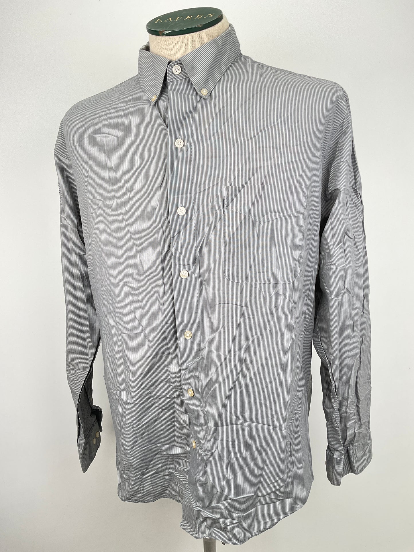 Camisa Gris de Rayas Van Heusen