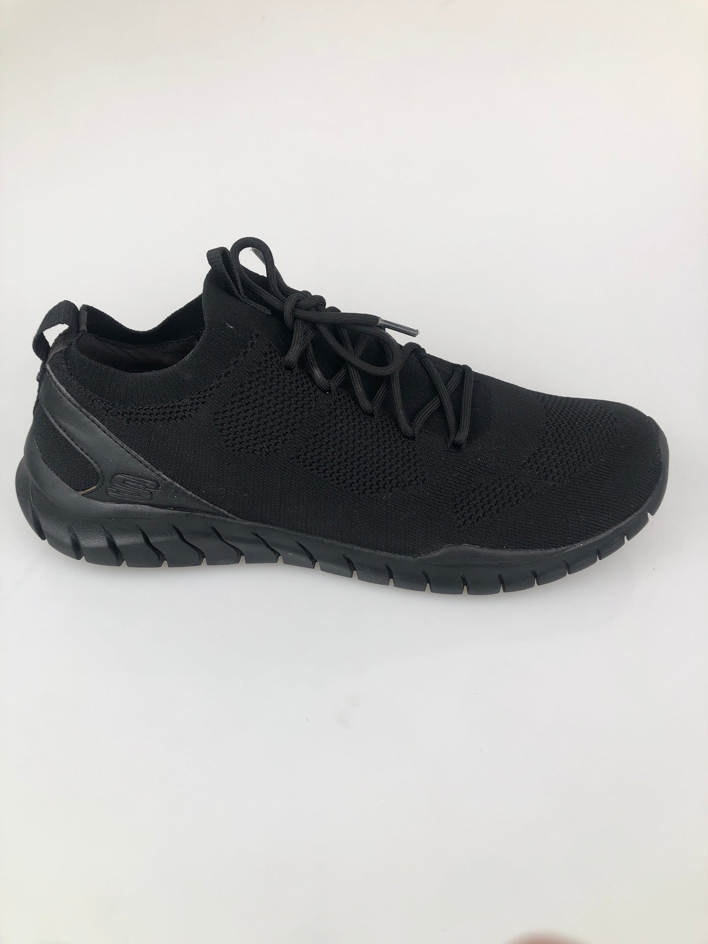 Tenis Negro Deportivo Skechers Air Cooled