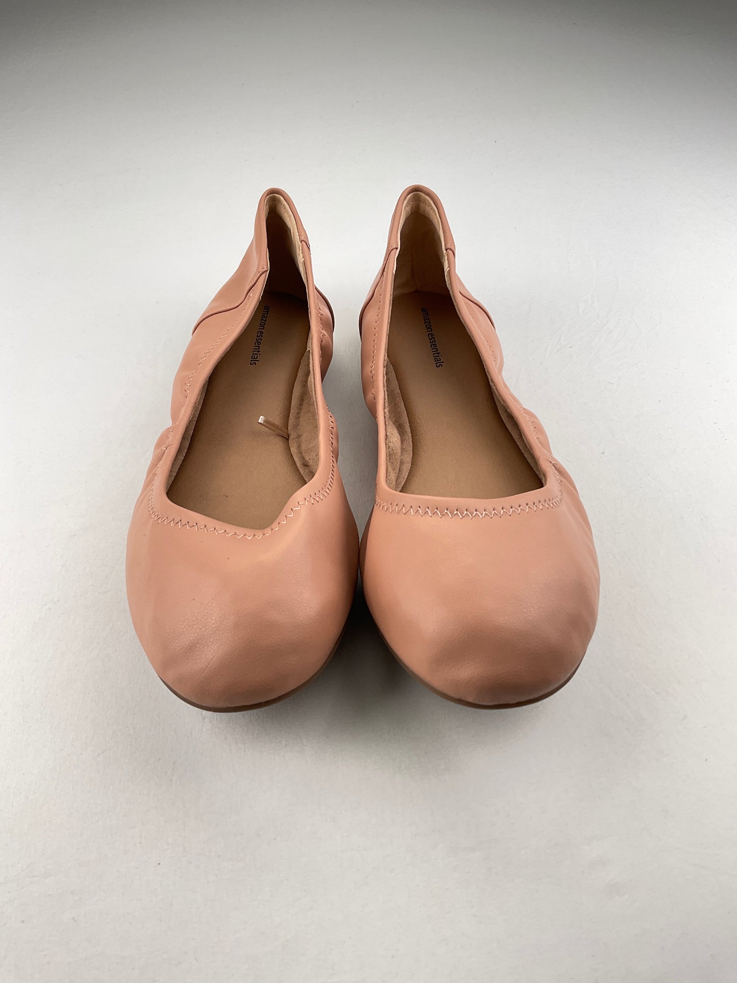 Zapatos Crema Amazon Esssentials
