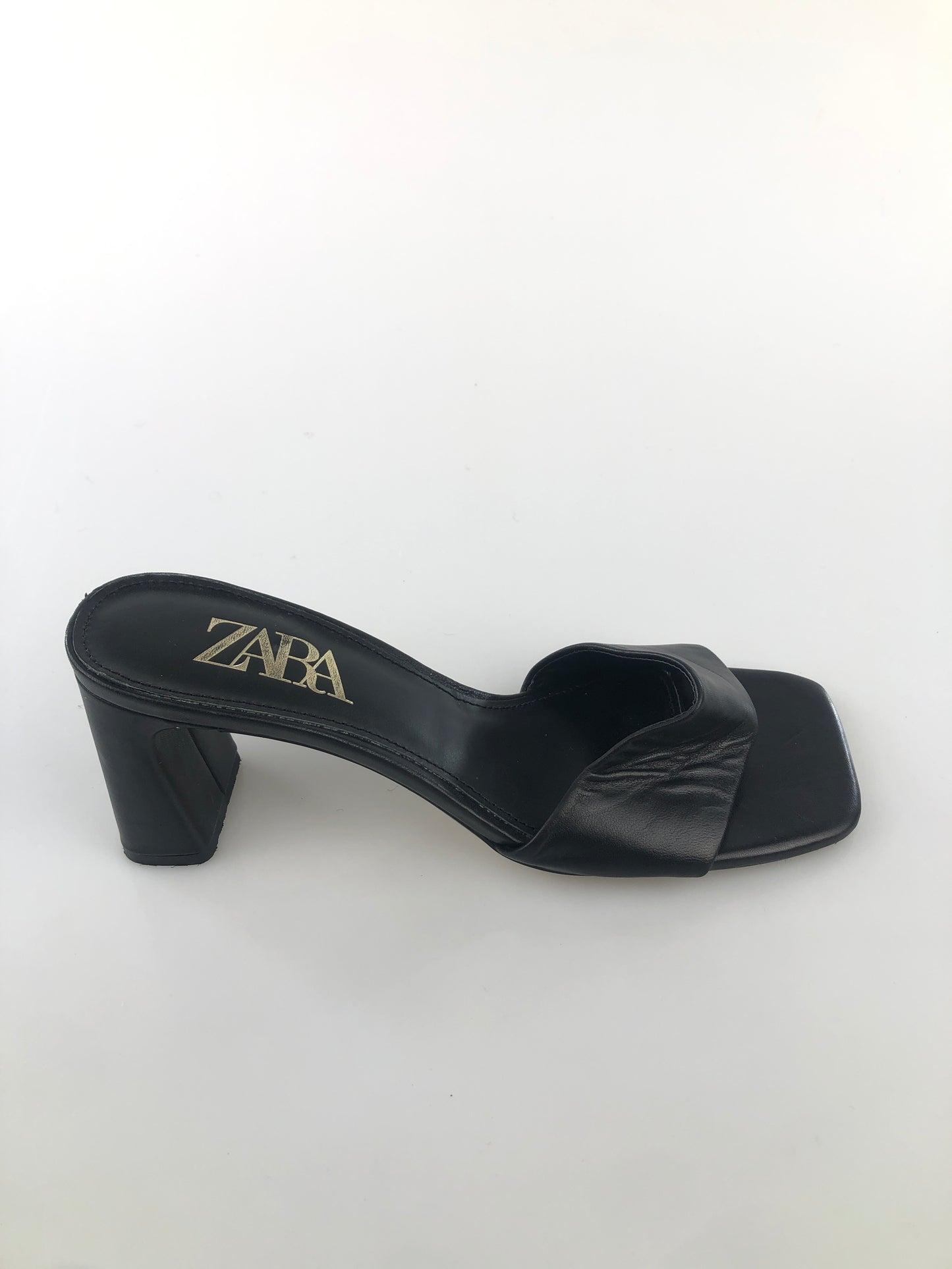 Zapatilla Negro de Tacon zara