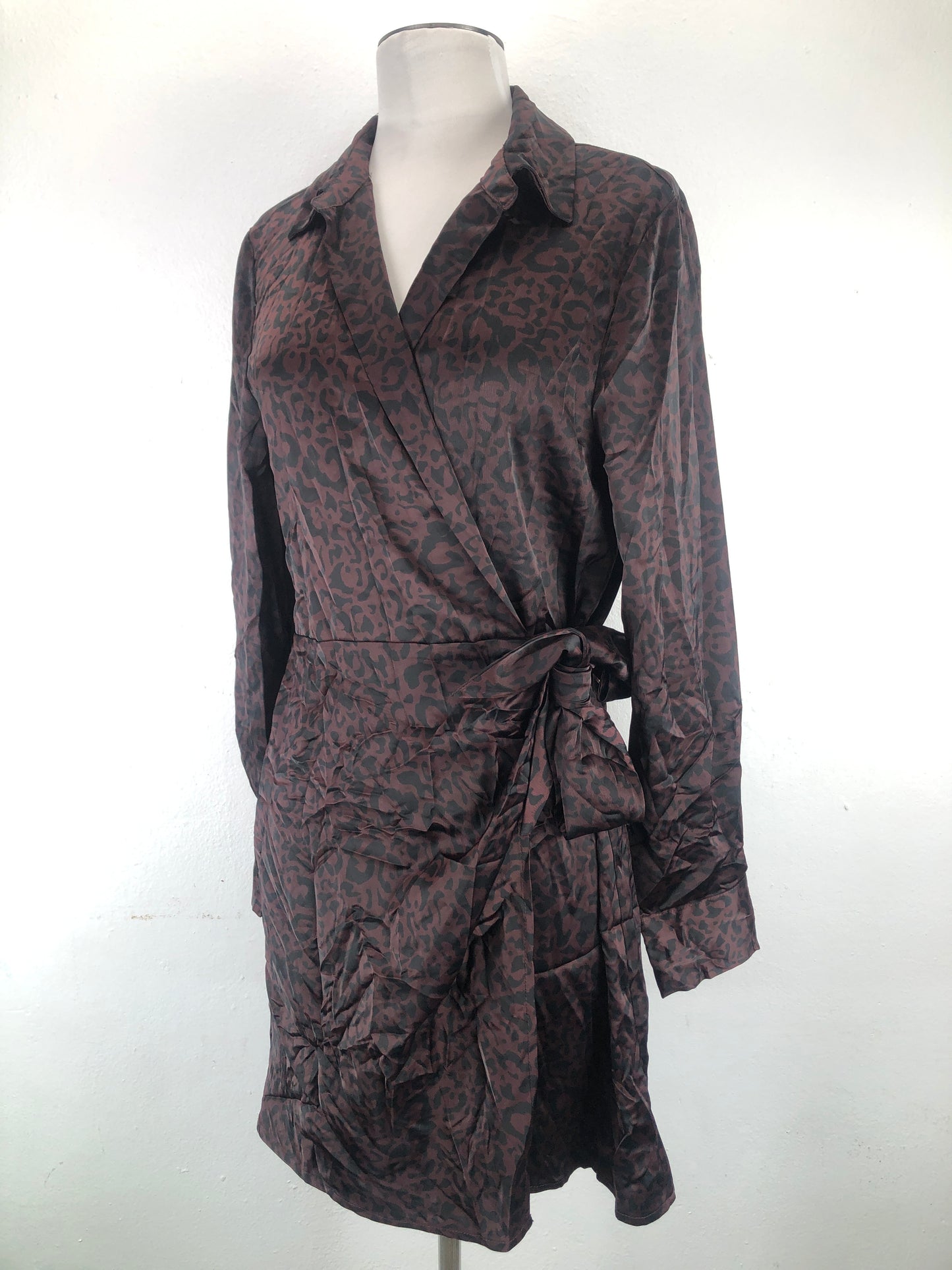 Vestido Tipo Camisero  Rojo Vino de Lunares Scoop