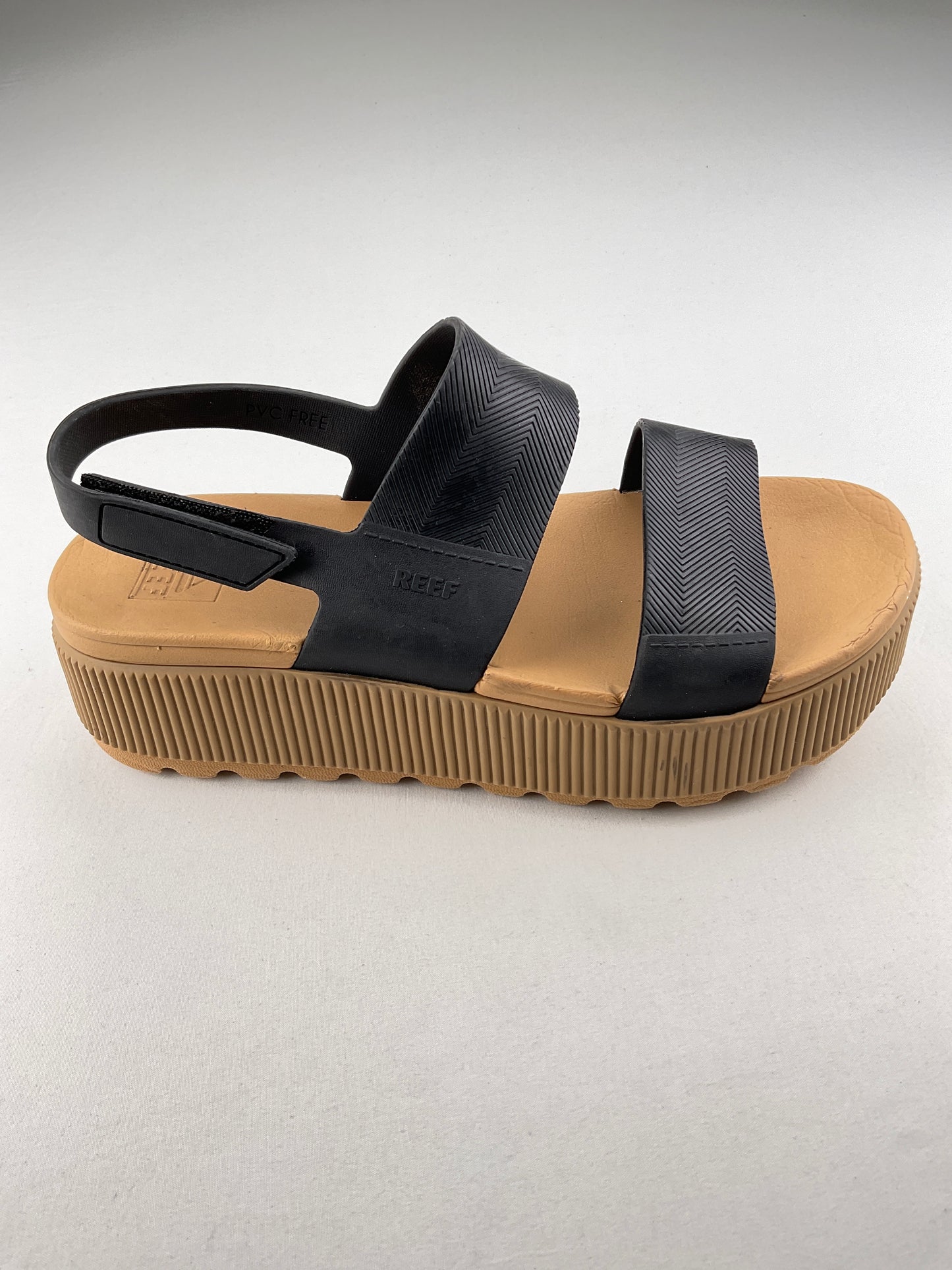 Zapatilla Negro Plataforma Reef