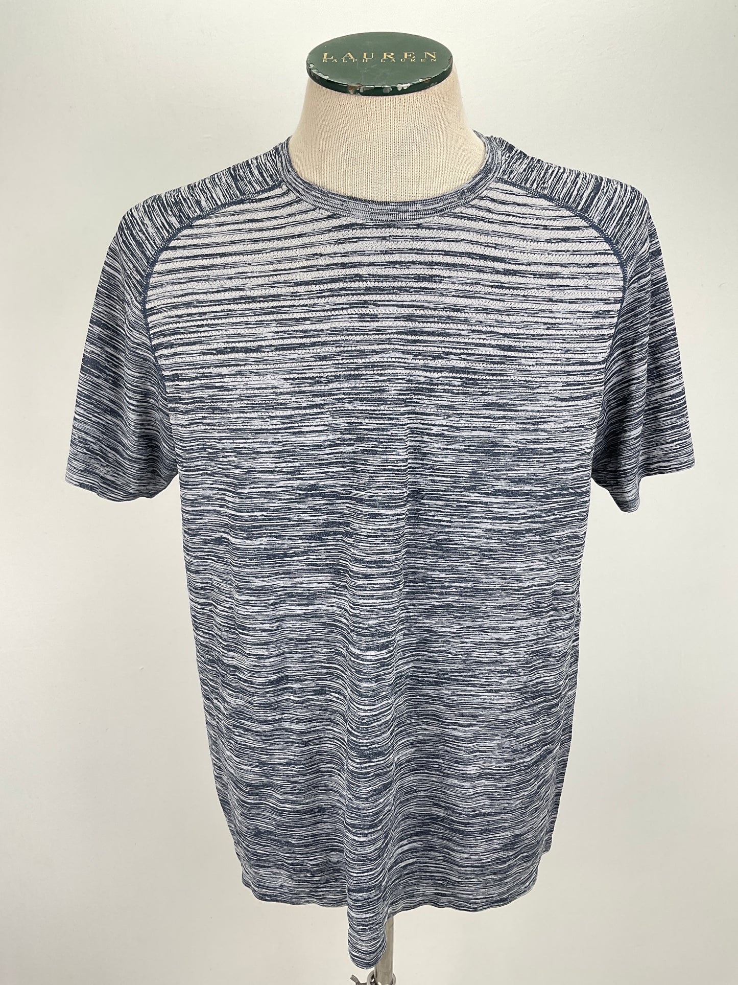 Camiseta Gris Deportivo  Algo