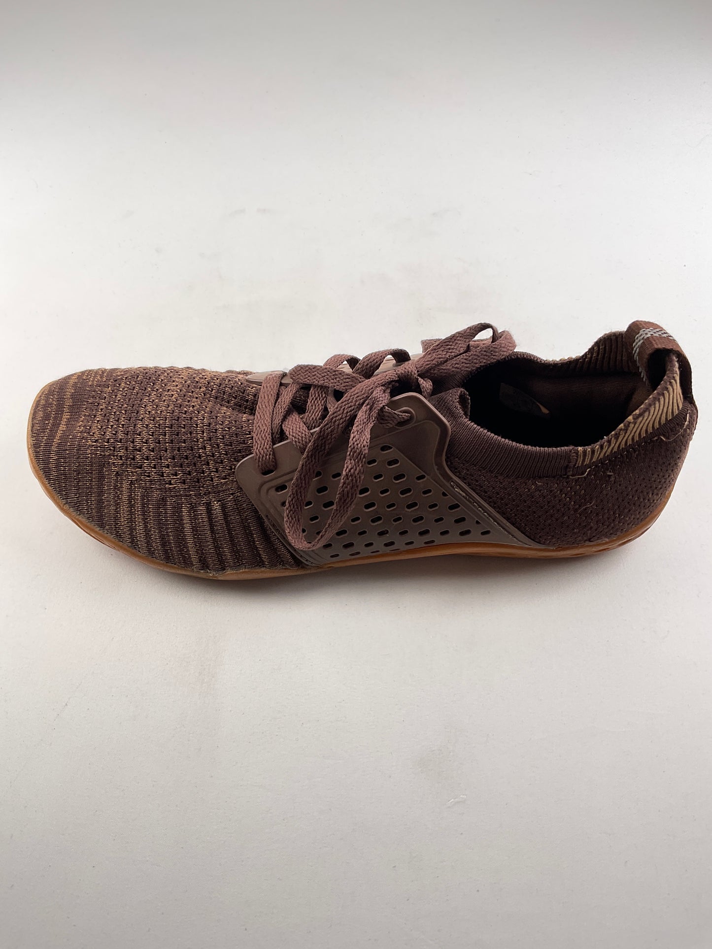 Tenis Marron Whitin