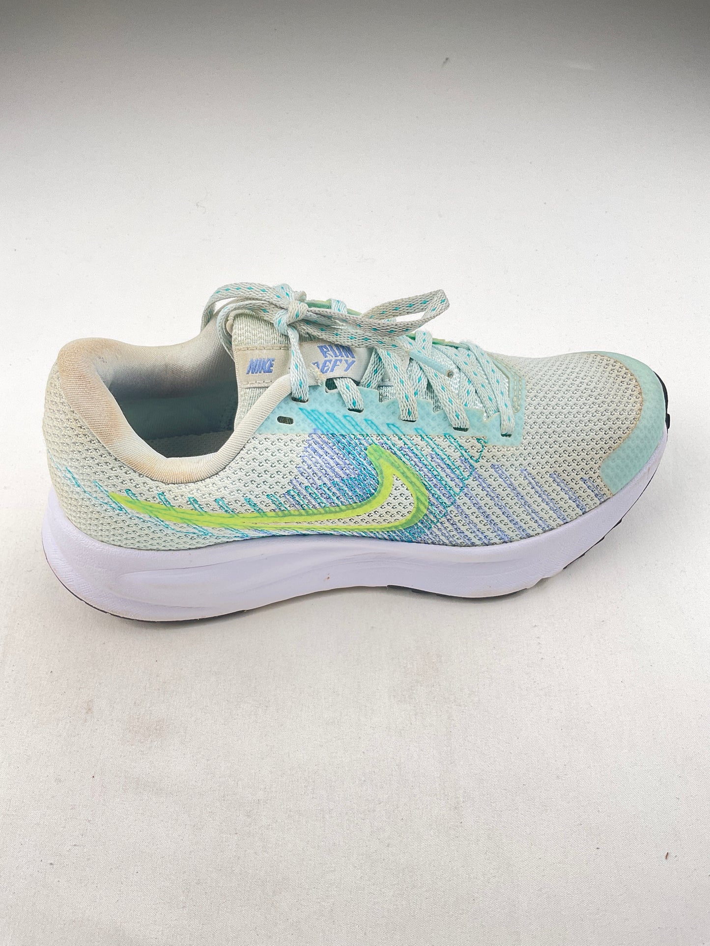 Tenis verde Nike