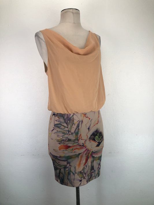 Vestido  Crema Benefit