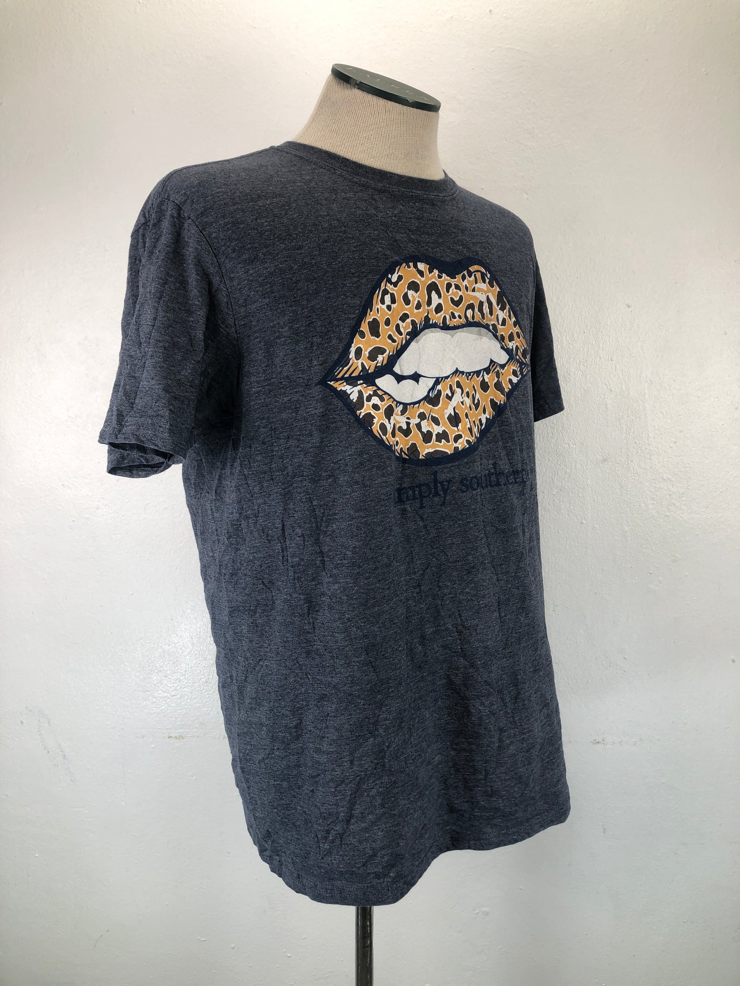 Camiseta Gris Simply Southern