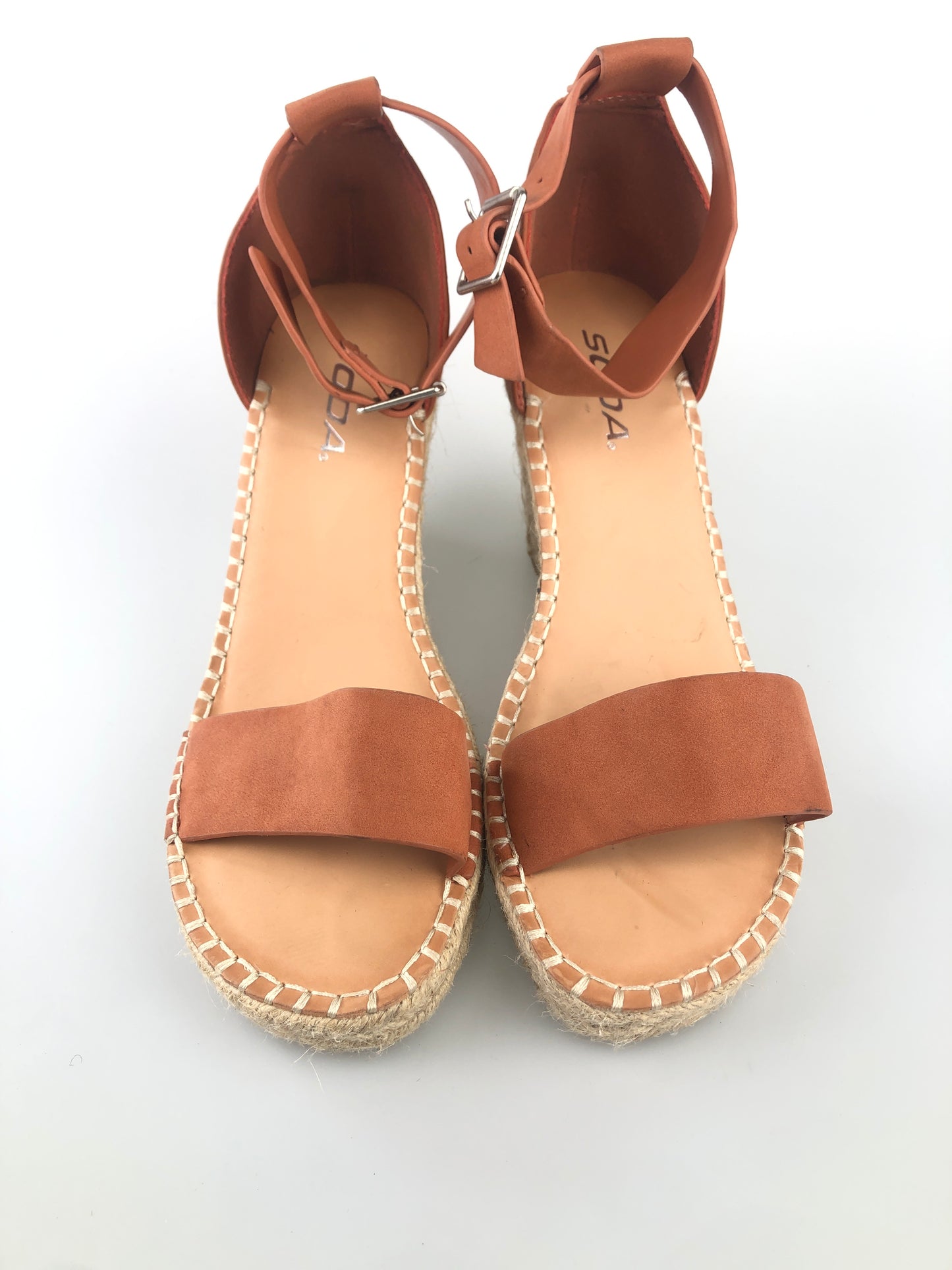 Zapatilla Marron de Plataforma Soda