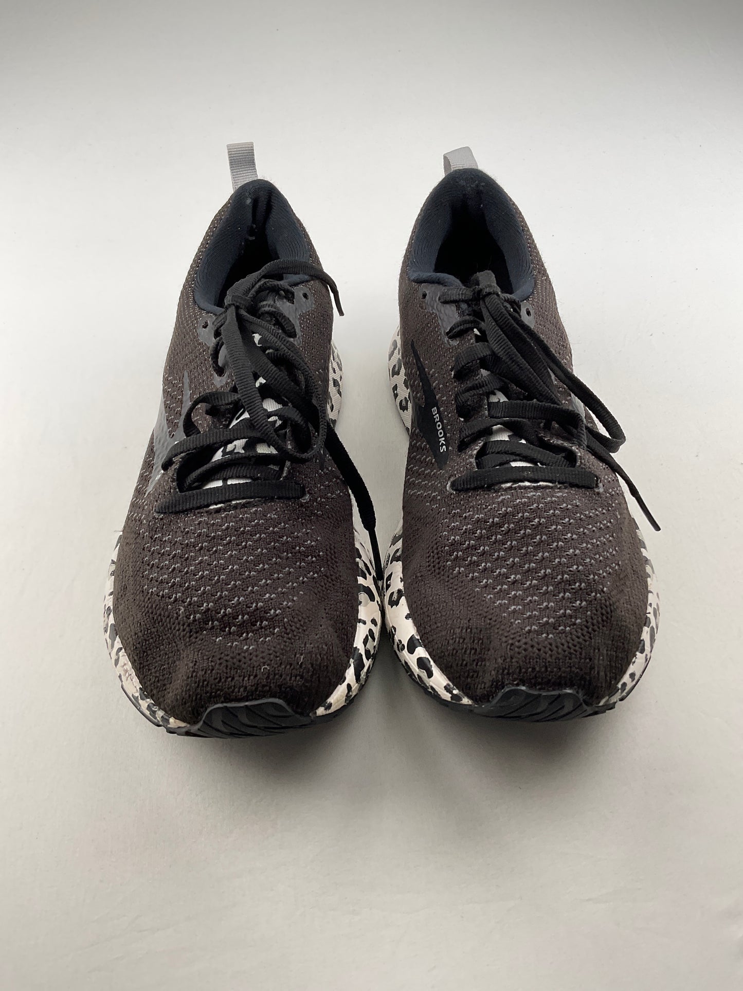 Tenis Negro Deportivo Brooks
