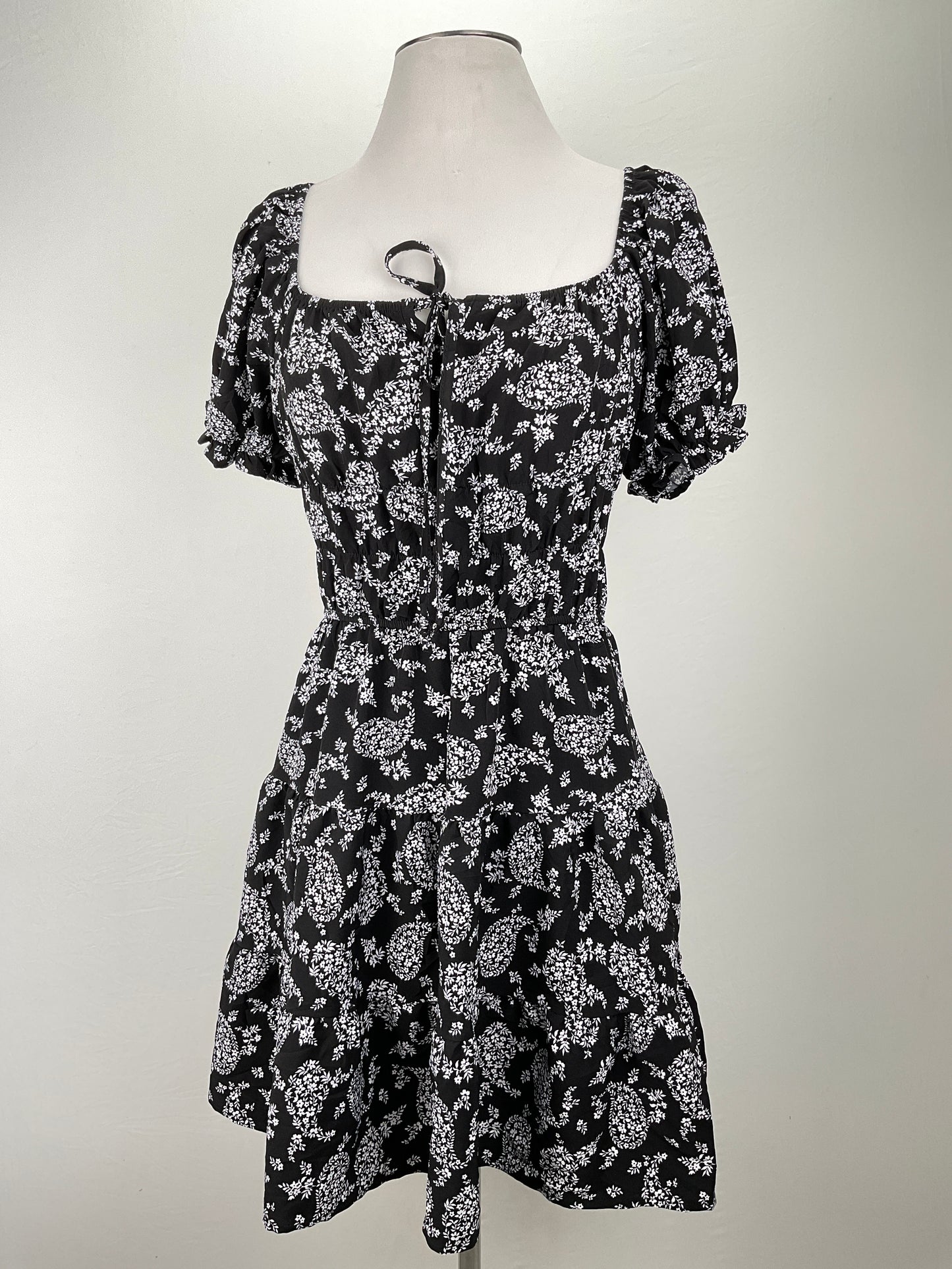 Vestido Negro Floral Hesperus