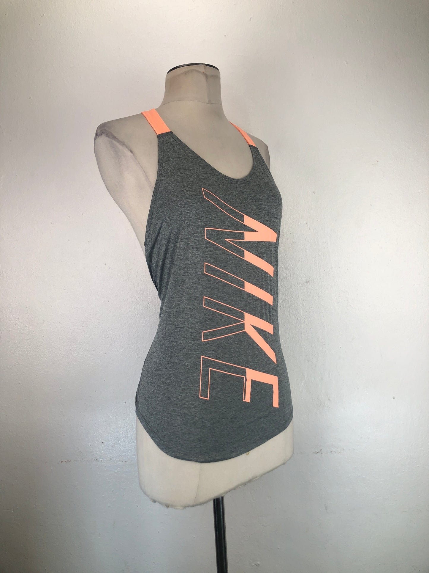 Blusa Gris Deportivo Nike