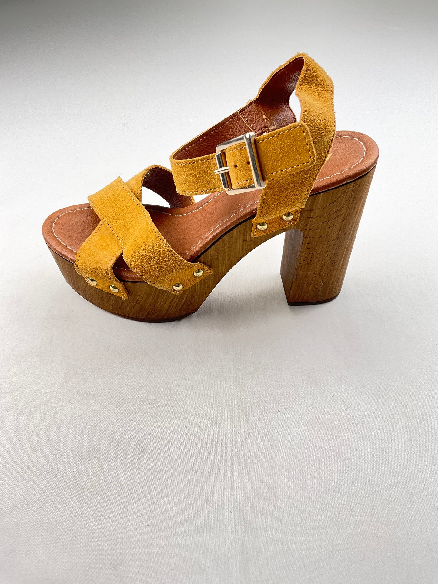 Zapatilla amarillo ALDO