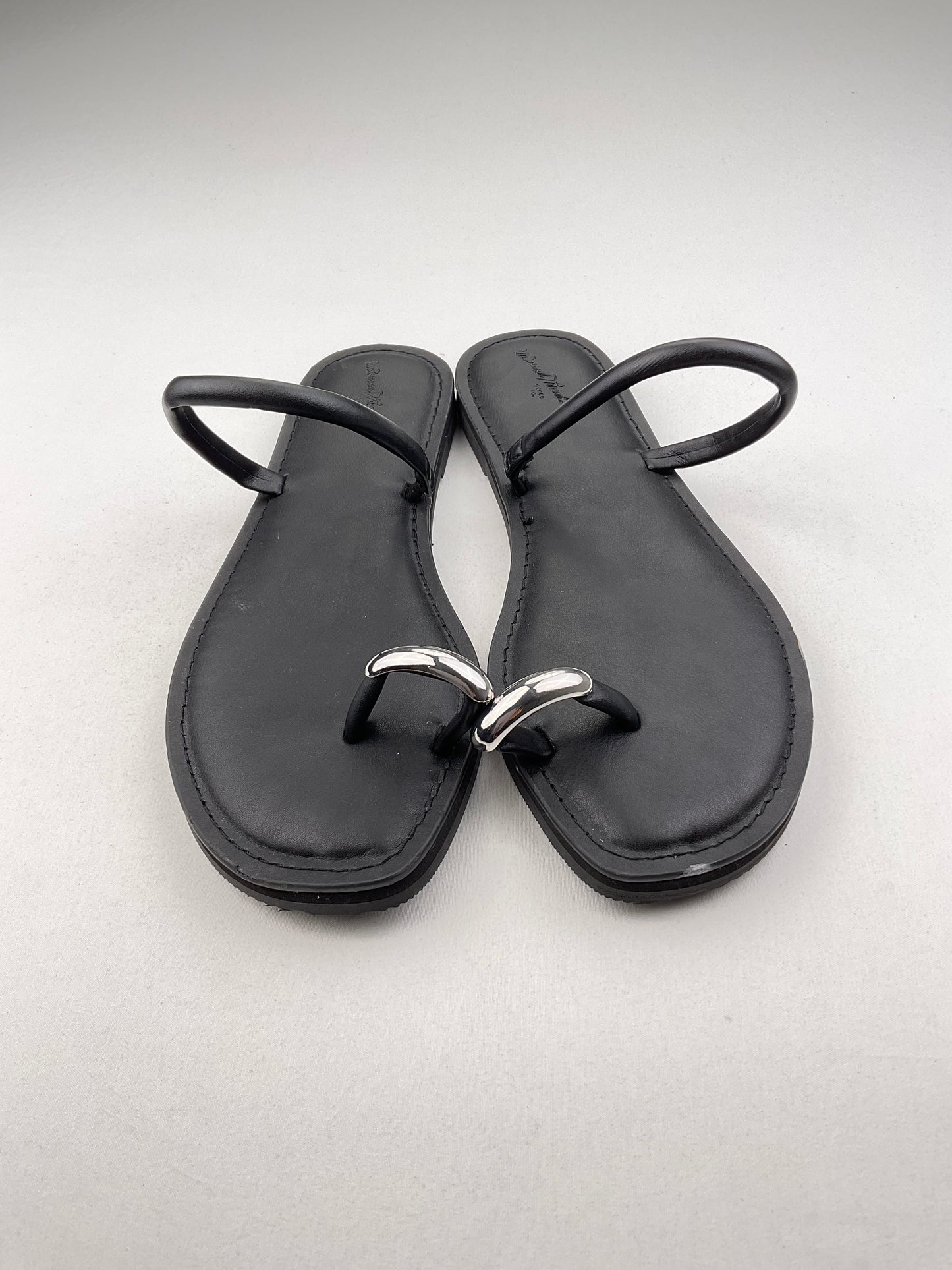 Sandalia Negro Universal Thread