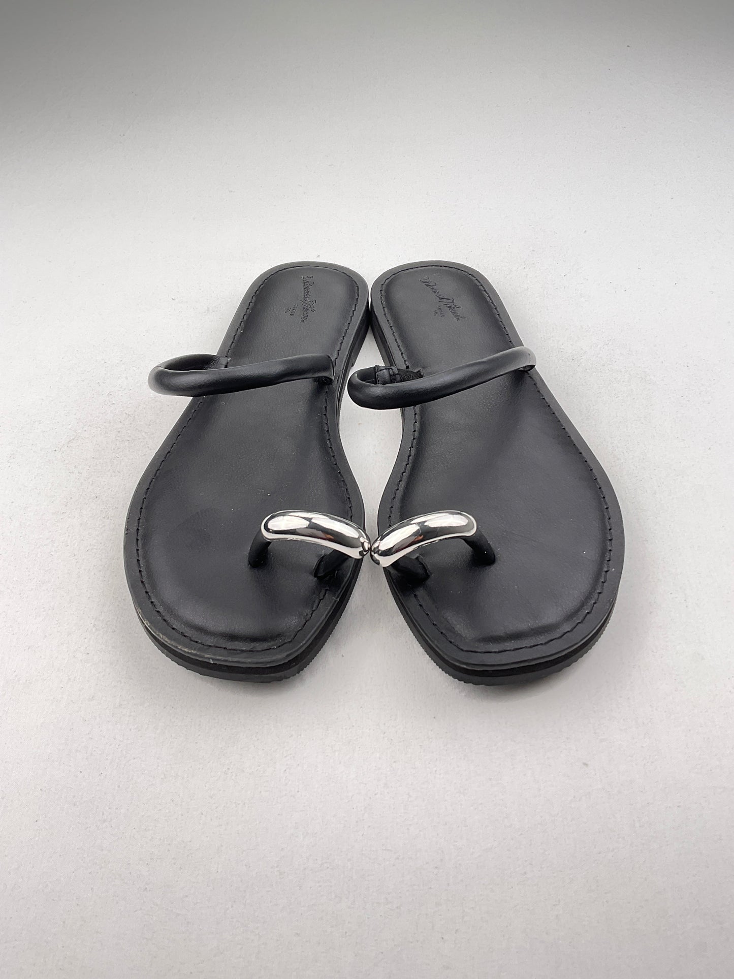 Sandalia Negro Universal Thread