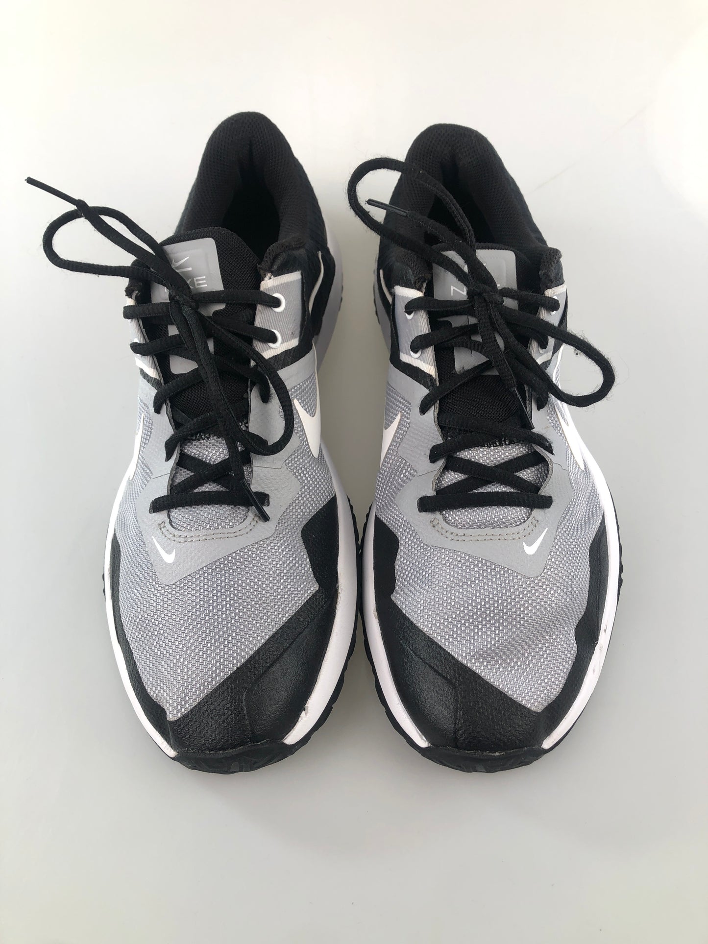 Tenis Gris Deportivo Nike