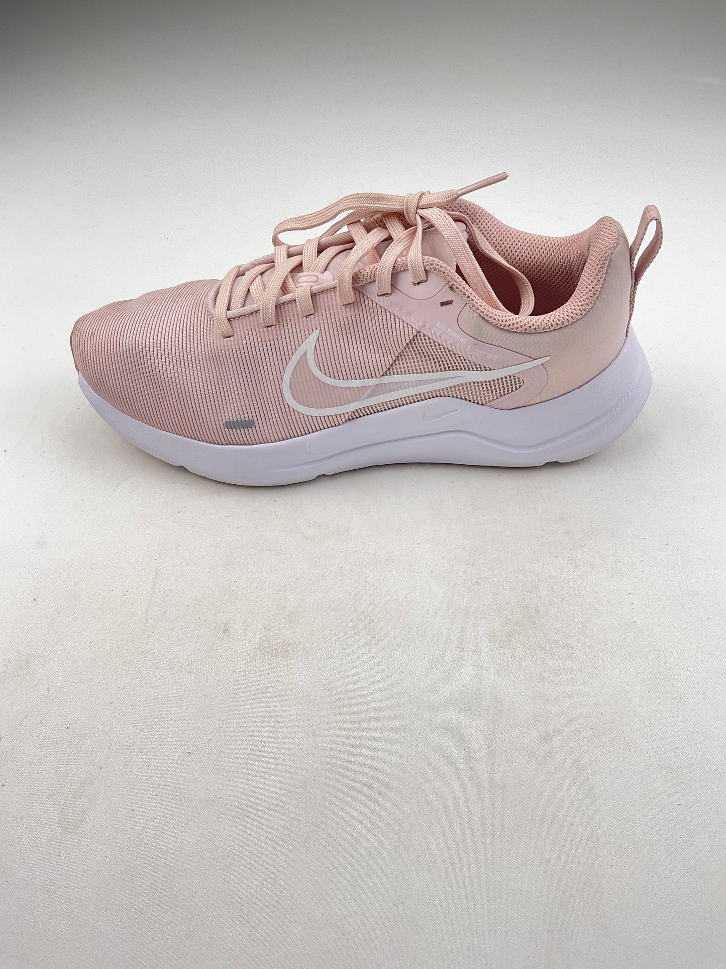 Tenis rosado Nike dow..