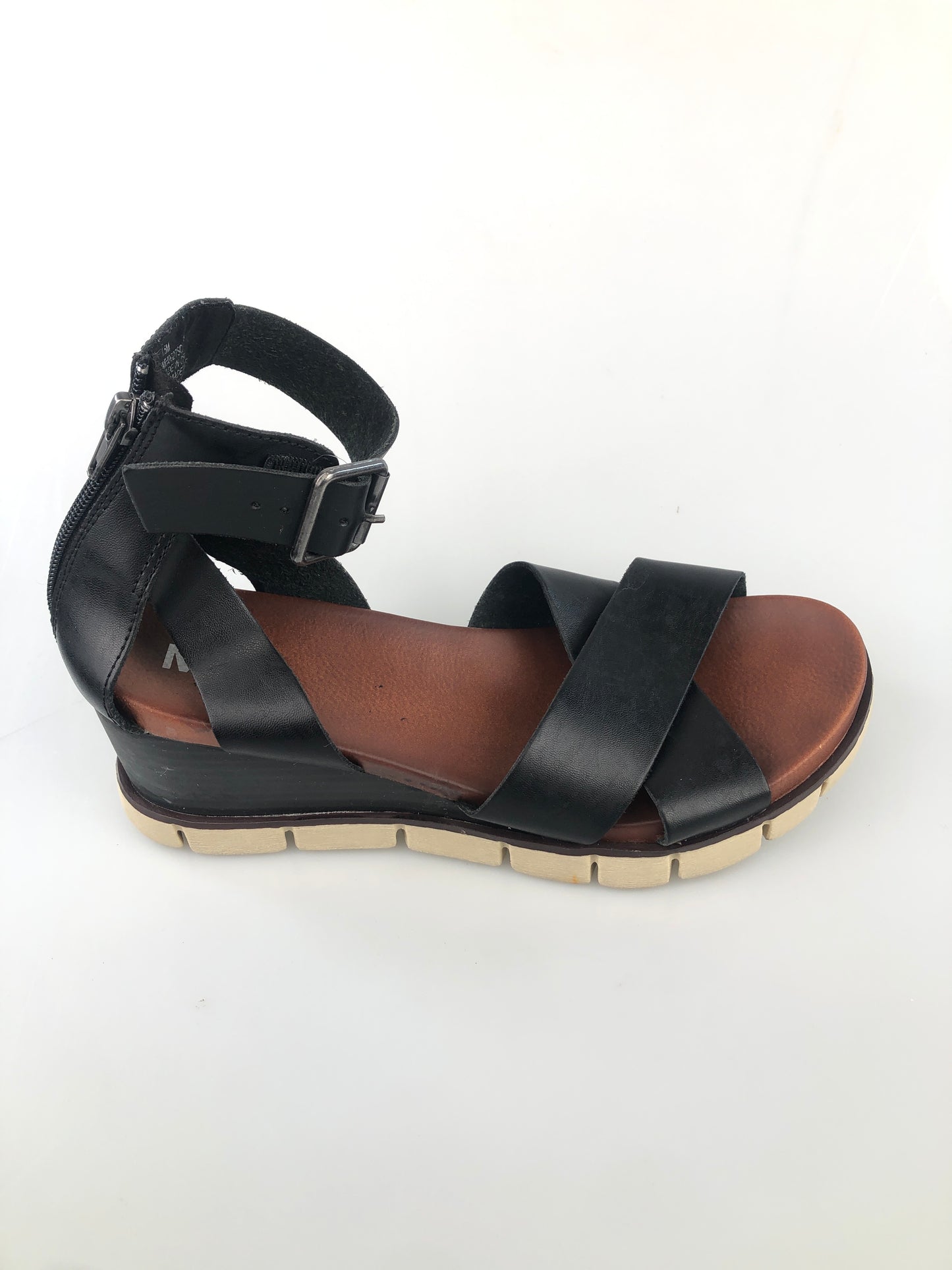 Zapatilla Negro de Plataforma Mia