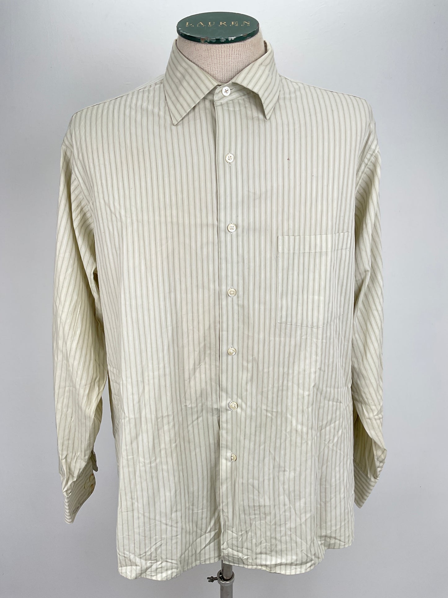 Camisa Crema de Rayas Van Heusen
