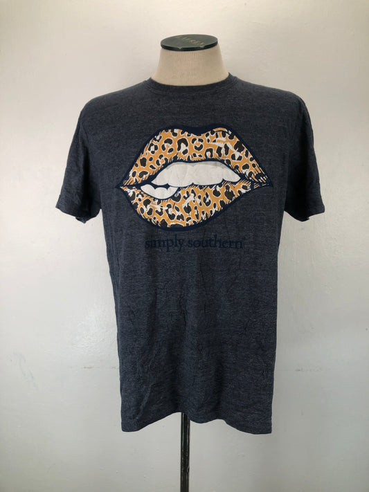 Camiseta Gris Simply Southern