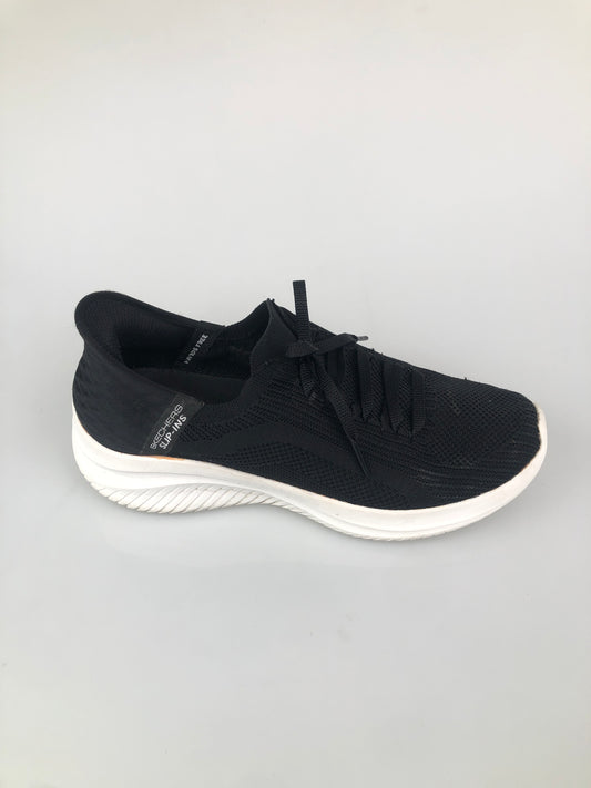 Tenis Negro Deportivo Skechers Slip-ins
