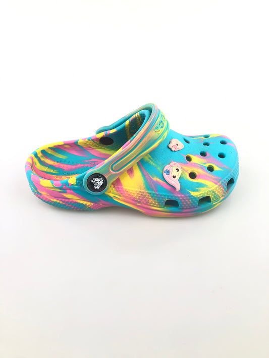 Sandalia Multicolor Crocs