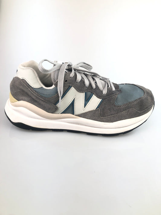 Tenis Gris Deportivo New Balance