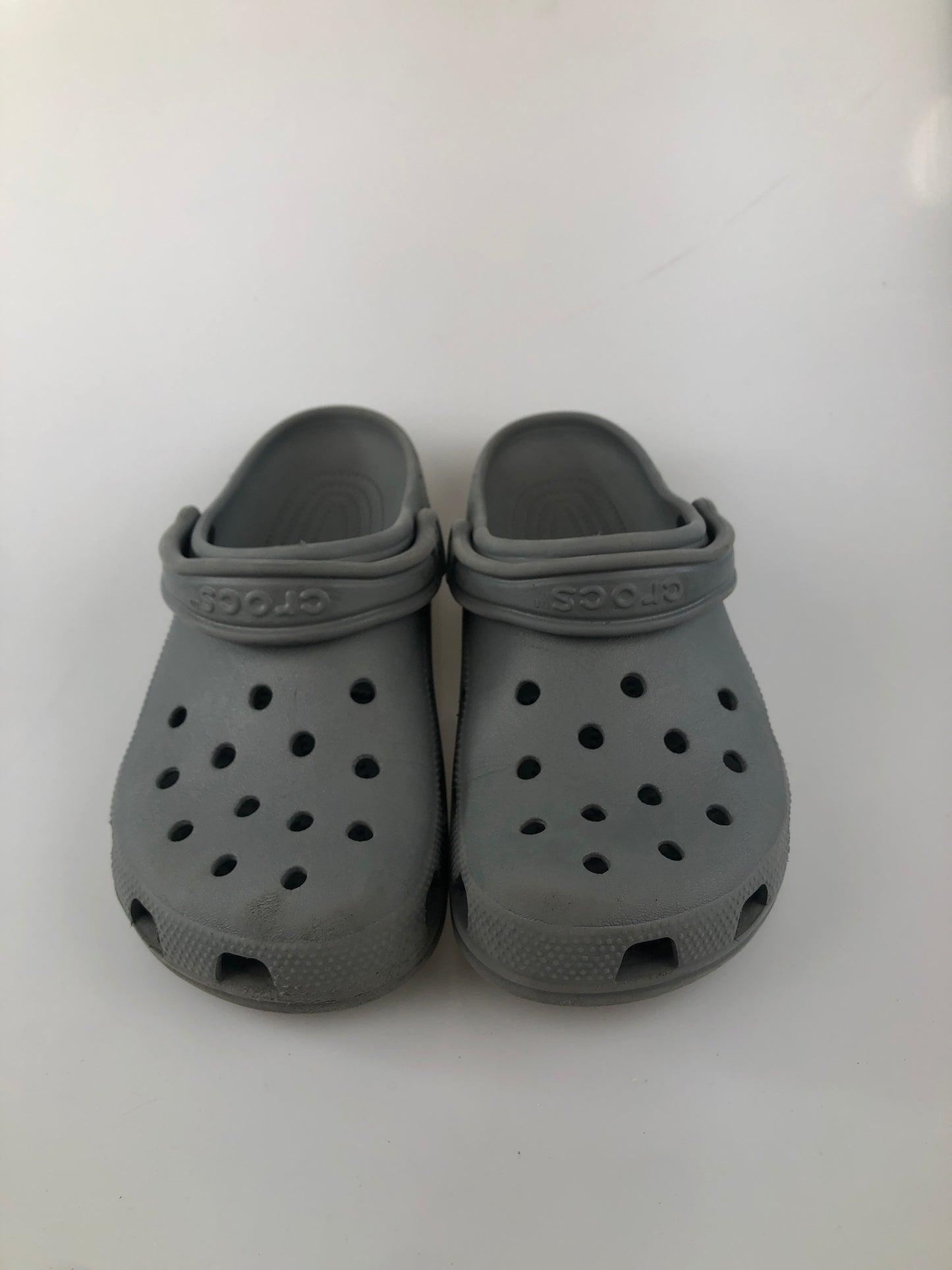 Sandalia Gris Crocs