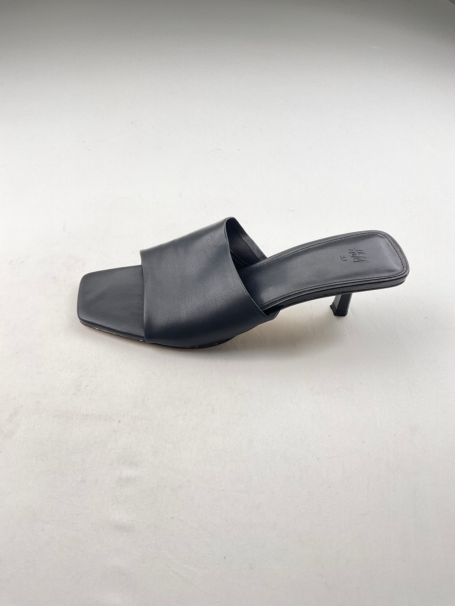 Zapatilla negro H M