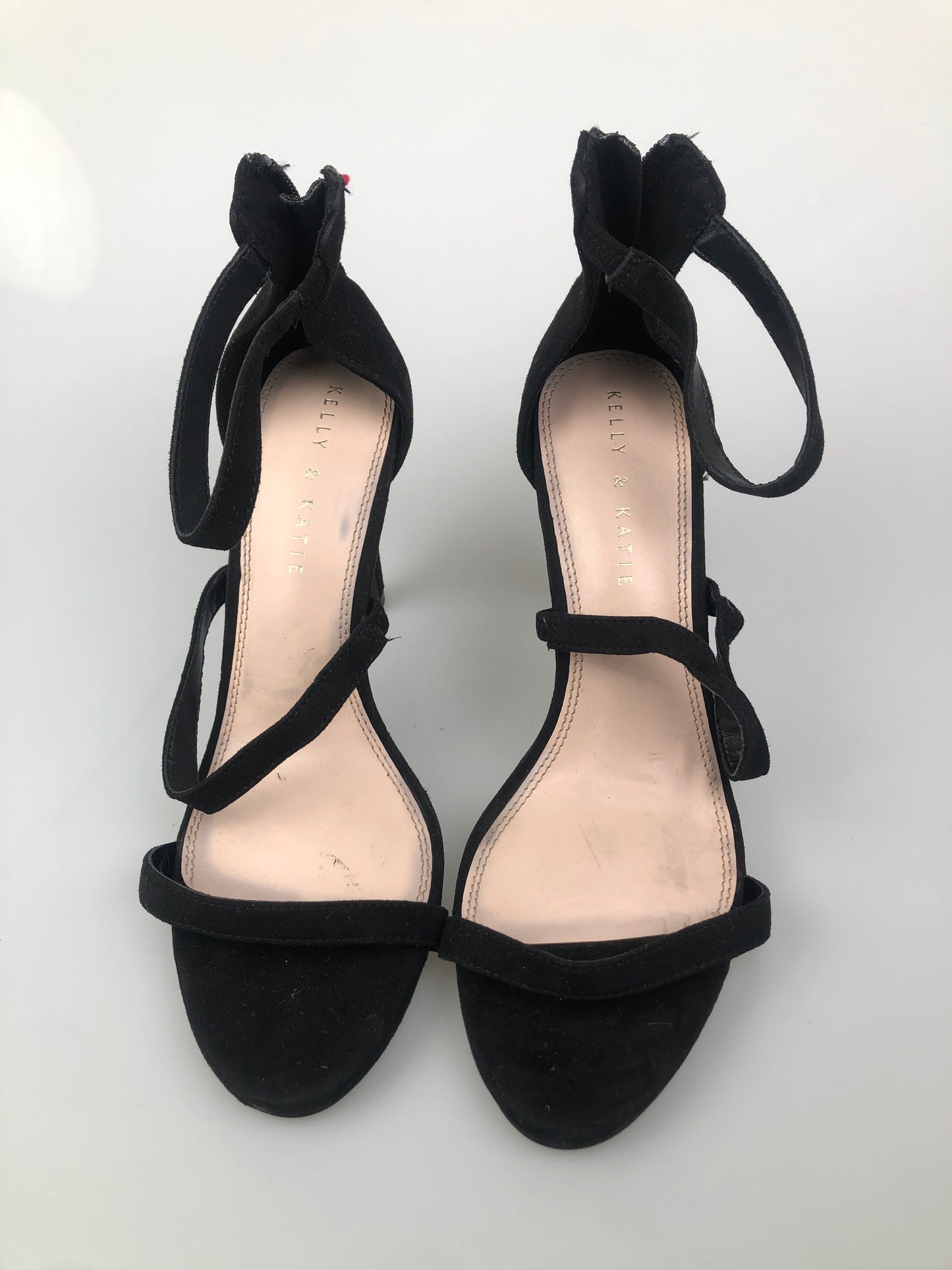 Zapatilla Negro de Tacon Kelly Katie