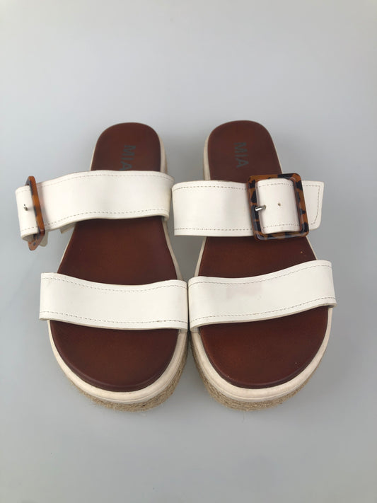 Sandalia Beige Mia