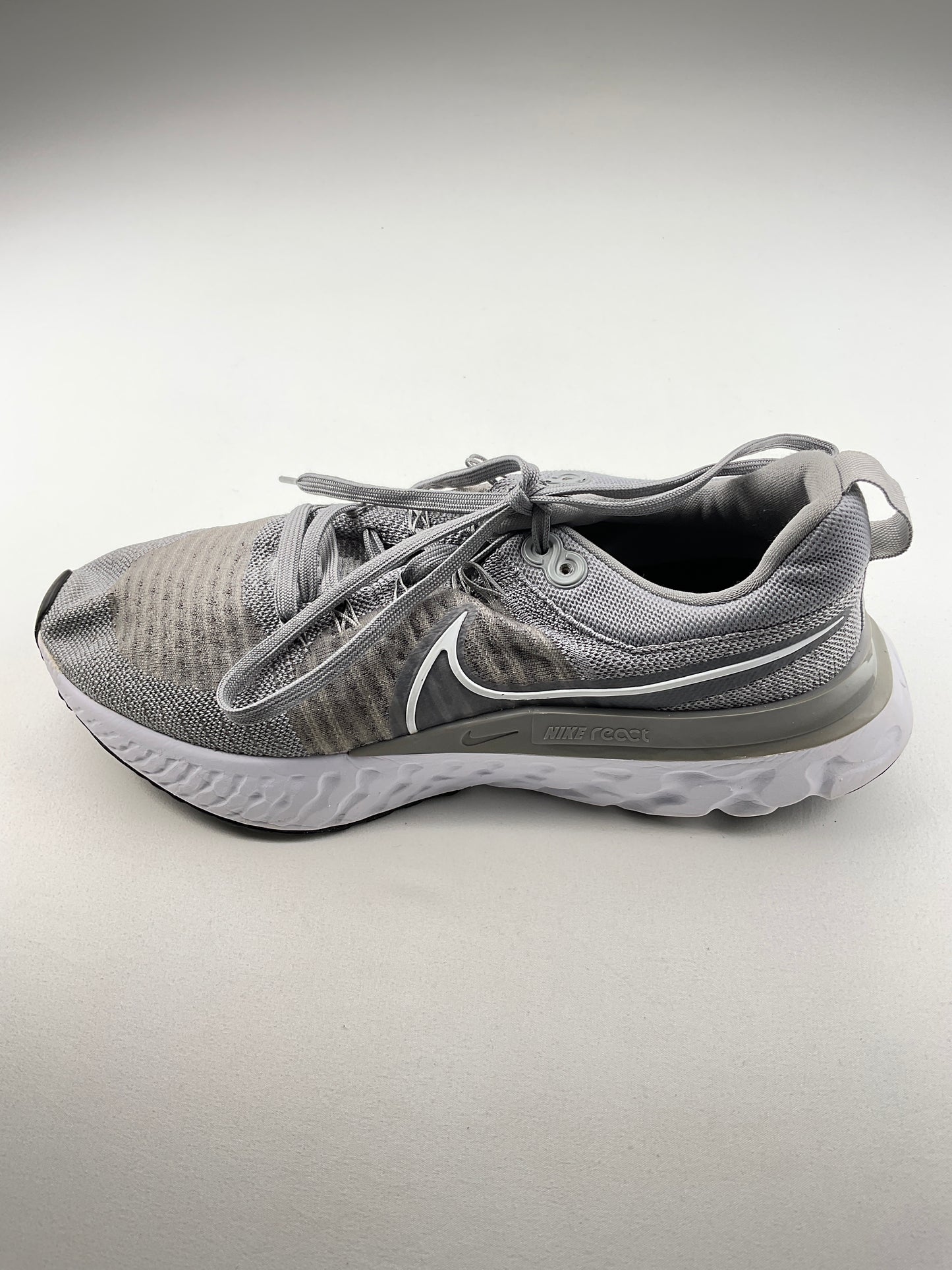 Tenis Gris Deportivo Nike
