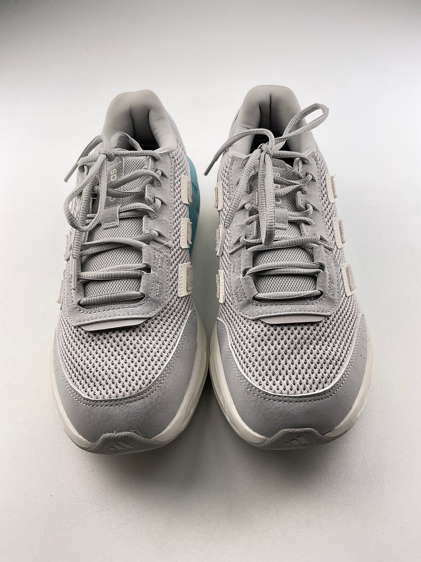 Tenis Gris Deportivo Adidas